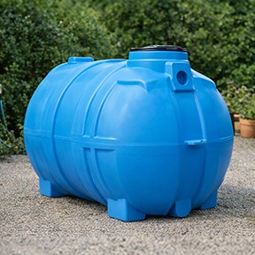 Dep�sitos de �gua para armazenamento e utiliza��o em exterior, rega e apoio dom�stico