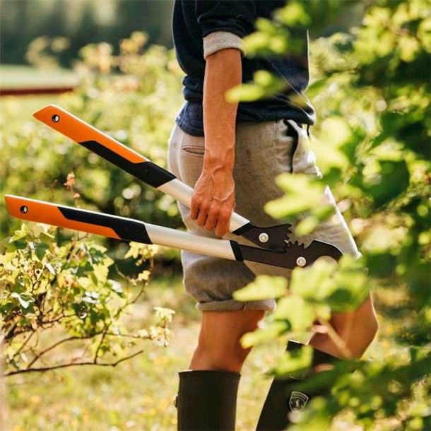 Tesoura para Poda de 2 Mãos PowerGearX M LX94 Fiskars Tesoura para Poda de 2 Mãos PowerGearX M LX94 Fiskars