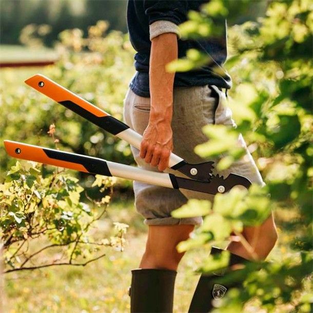 Tesoura para Poda de 2 Mãos PowerGearX S LX92 Fiskars Tesoura para Poda de 2 Mãos PowerGearX S LX92 Fiskars