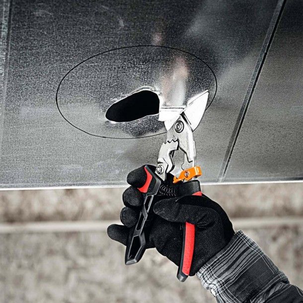 Tesoura Corta Chapas com Corte à Esquerda 38,1mm PowerGear Fiskars Tesoura Corta Chapas com Corte à Esquerda 38,1mm PowerGear Fiskars