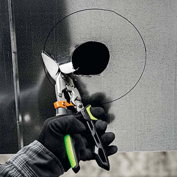 Tesoura Corta Chapas com Corte à Direita 38,1mm PowerGear Fiskars Tesoura Corta Chapas com Corte à Direita 38,1mm PowerGear Fiskars