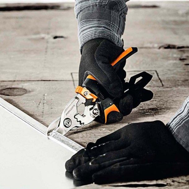 Tesoura Corta Chapas com Corte Reto 25,4mm PowerGear Fiskars Tesoura Corta Chapas com Corte Reto 25,4mm PowerGear Fiskars