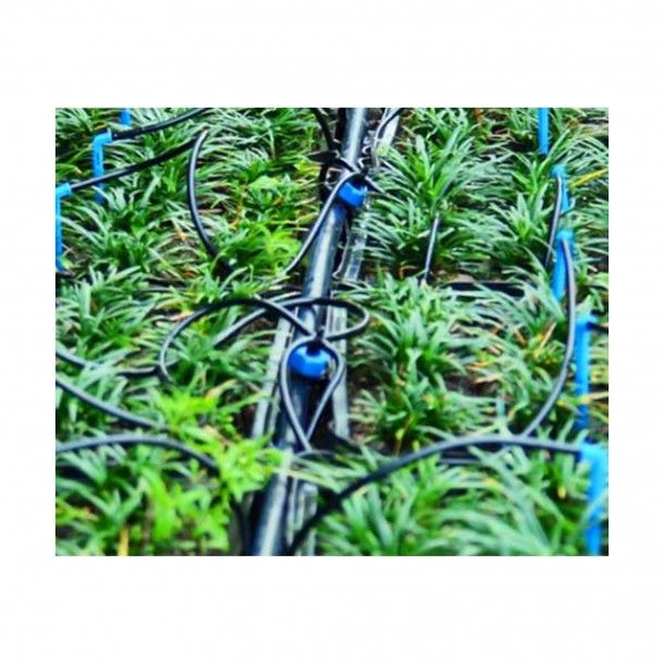 Gotejador 8L/h com 4 Saídas Microtubo/Piqueta 60cm Aqua Control Kit Gotejador 8L/h com 4 Saídas Microtubo/Piqueta 60cm Aqua Control Kit