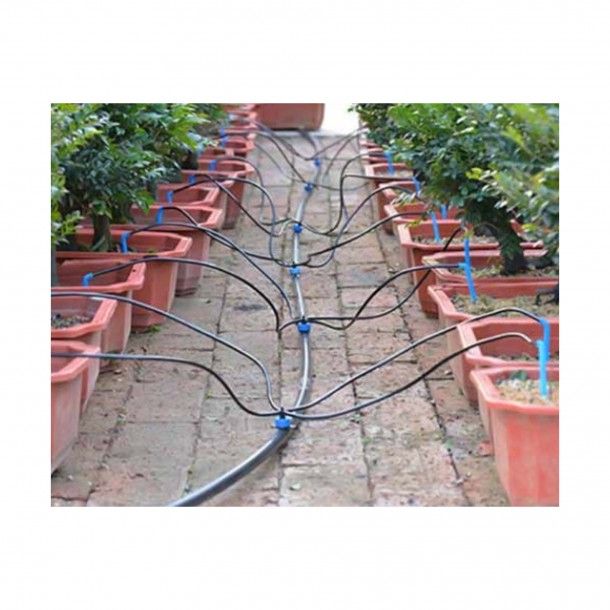 Gotejador 8L/h com 4 Saídas Microtubo/Piqueta 60cm Aqua Control Kit Gotejador 8L/h com 4 Saídas Microtubo/Piqueta 60cm Aqua Control Kit