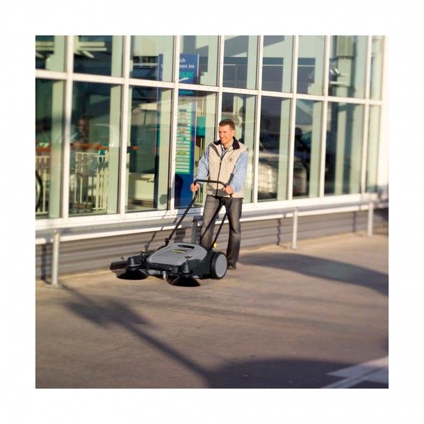 Varredora Manual 2 Escovas 70/20C Karcher