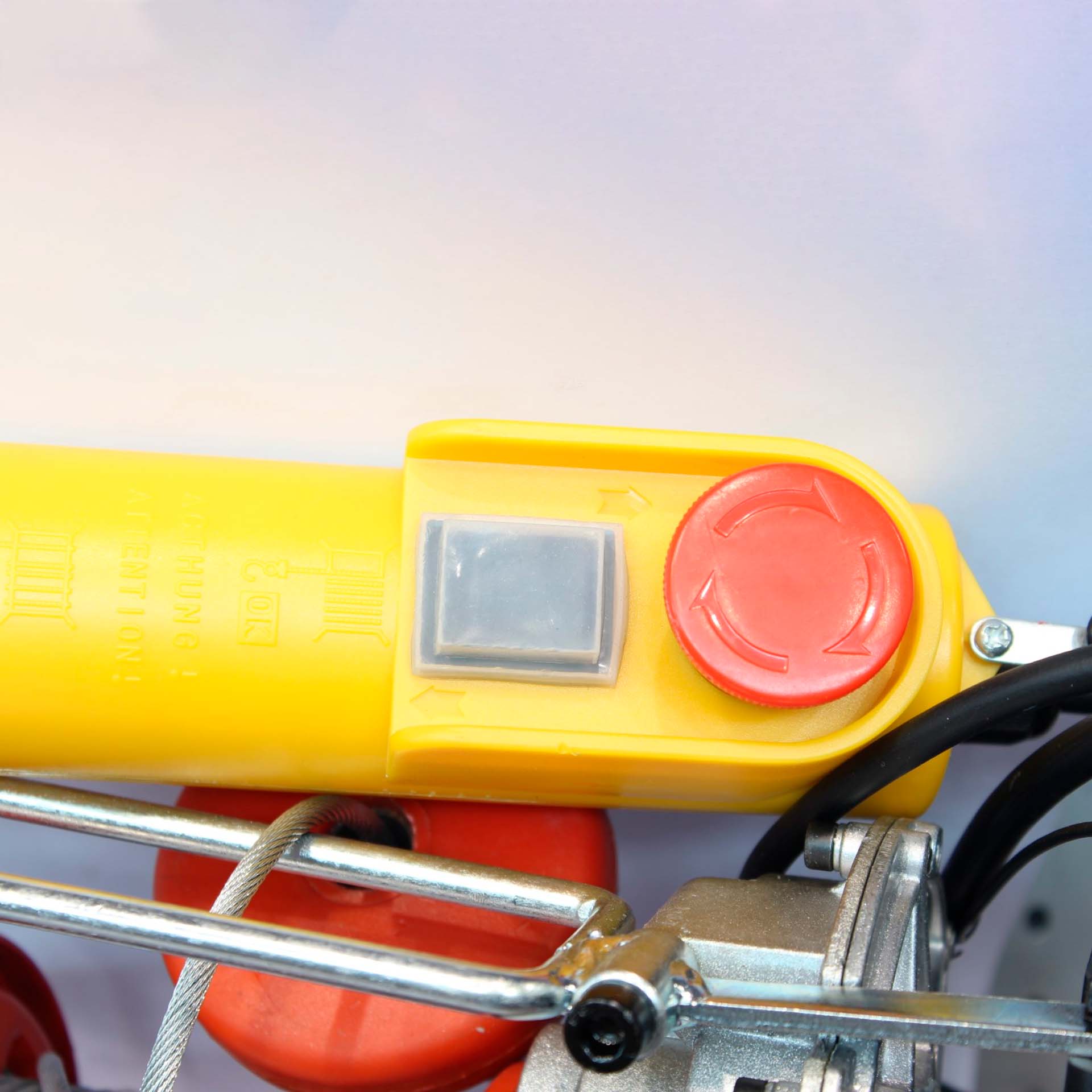 Guincho Elétrico 200/400Kg Mader