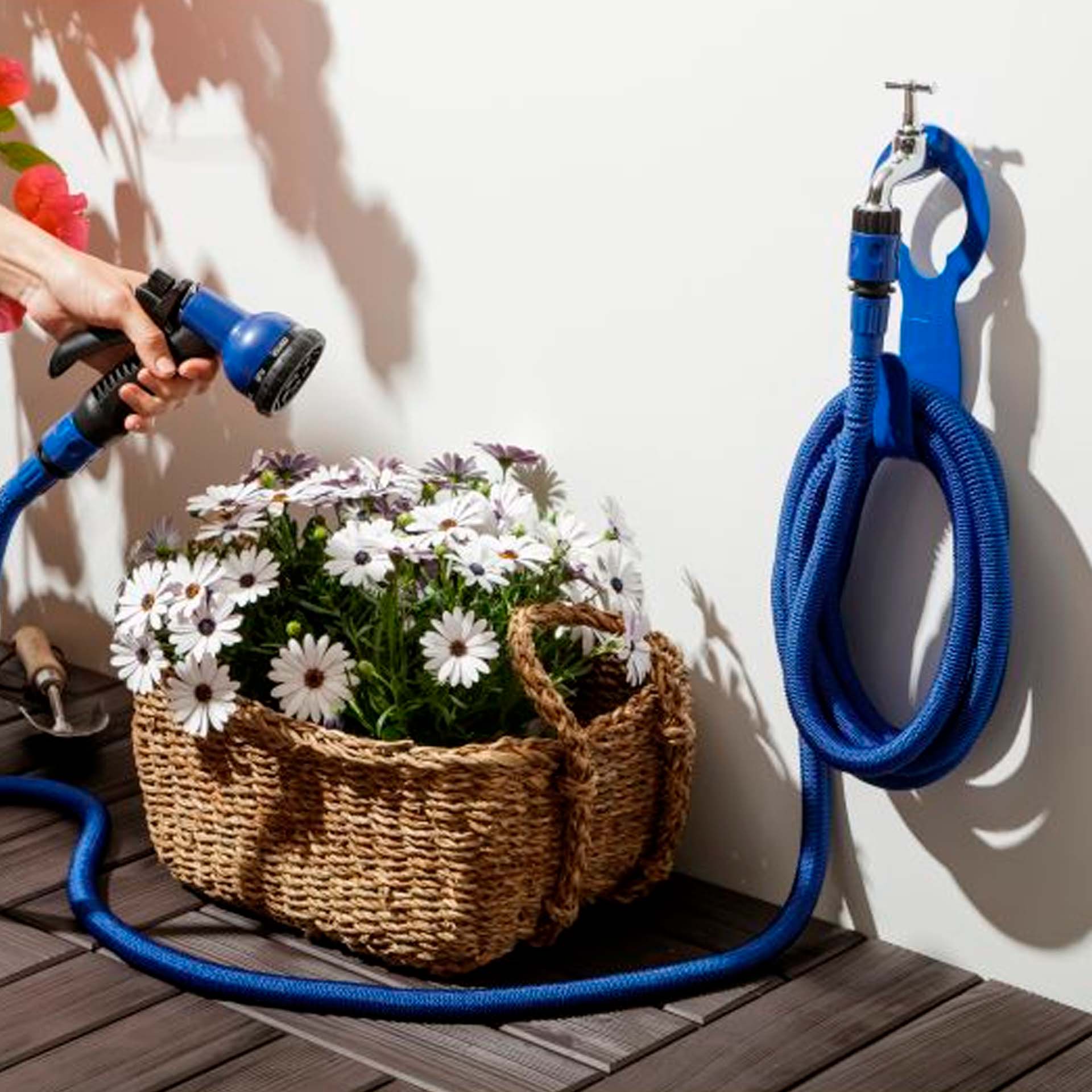 Mangueira Extensível com Pistola e Suporte de Torneira Azul 15M Tatay