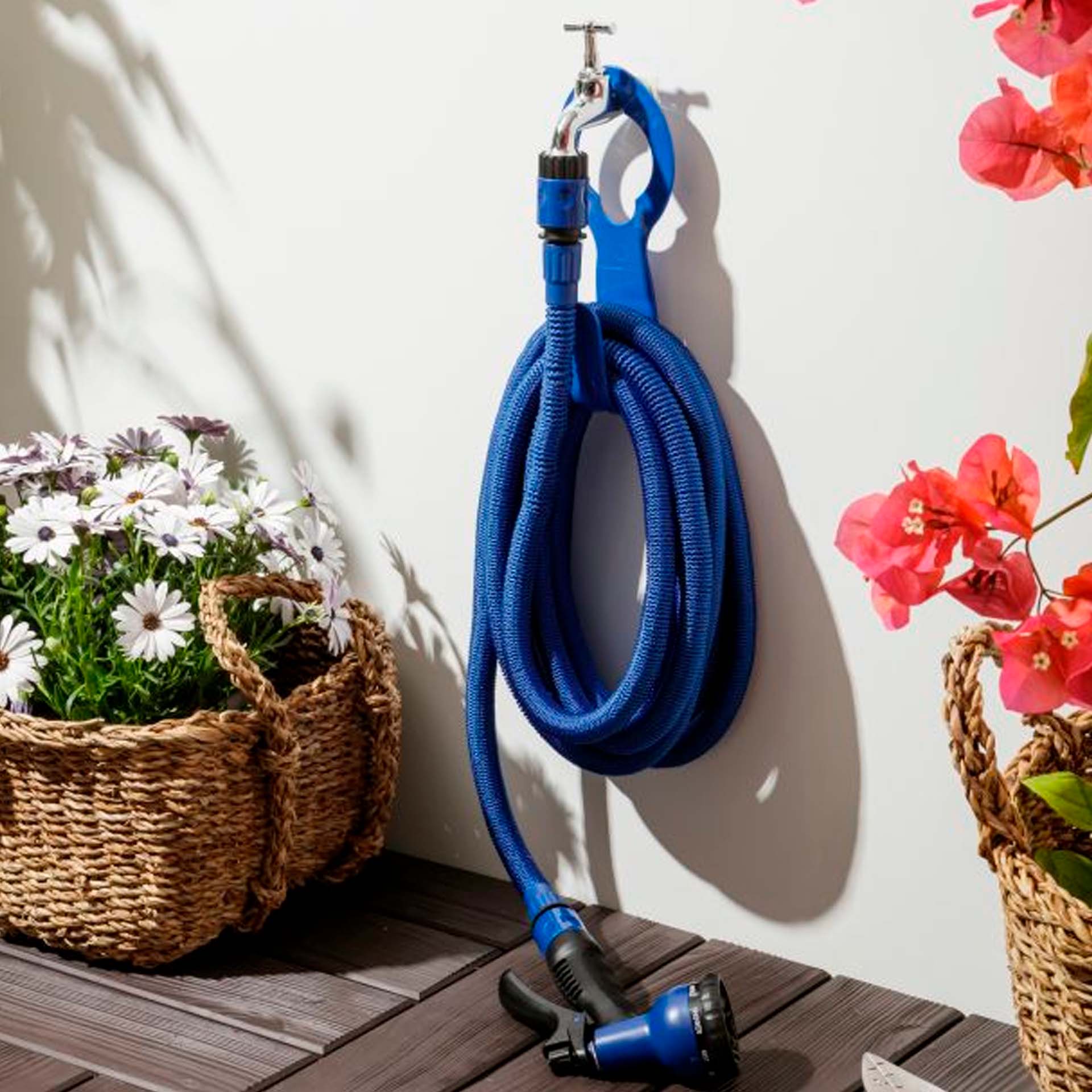 Mangueira Extensível com Pistola e Suporte de Torneira Azul 15M Tatay