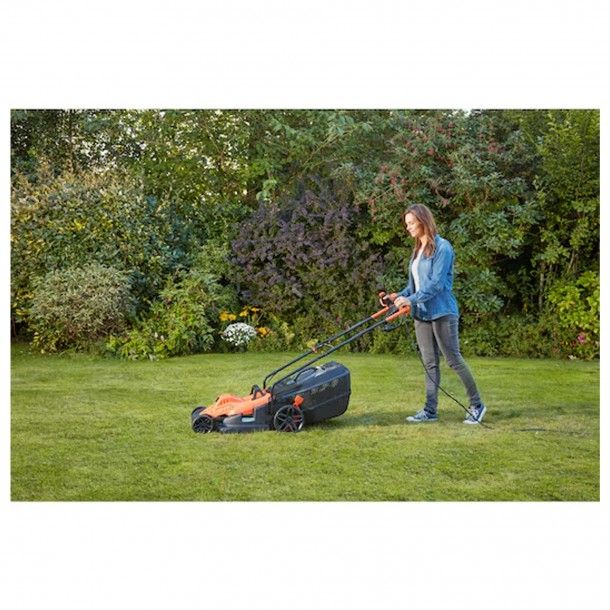 Corta-Relva Elétrico 42cm 1800W Black+Decker Corta-Relva Elétrico 42cm 1800W Black+Decker