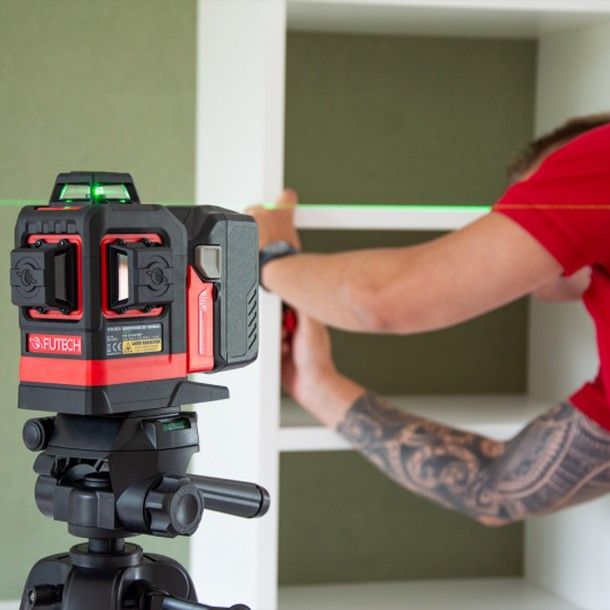Nível a Laser Verde 2x120M Multicross 3D 18VMAX Futech Nível a Laser Verde 2x120M Multicross 3D 18VMAX Futech