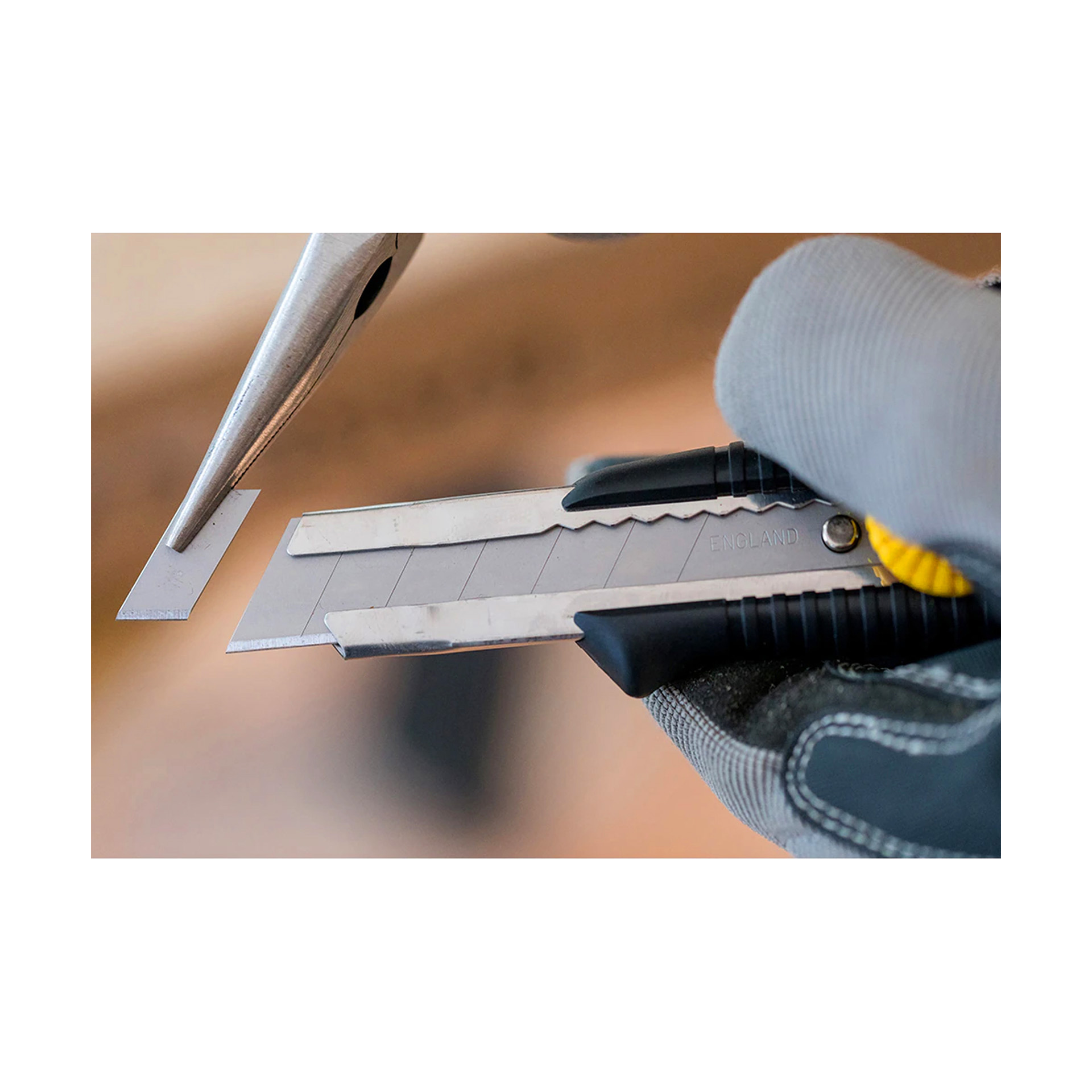 Faca Alcatifa X-Ato 18mm Stanley