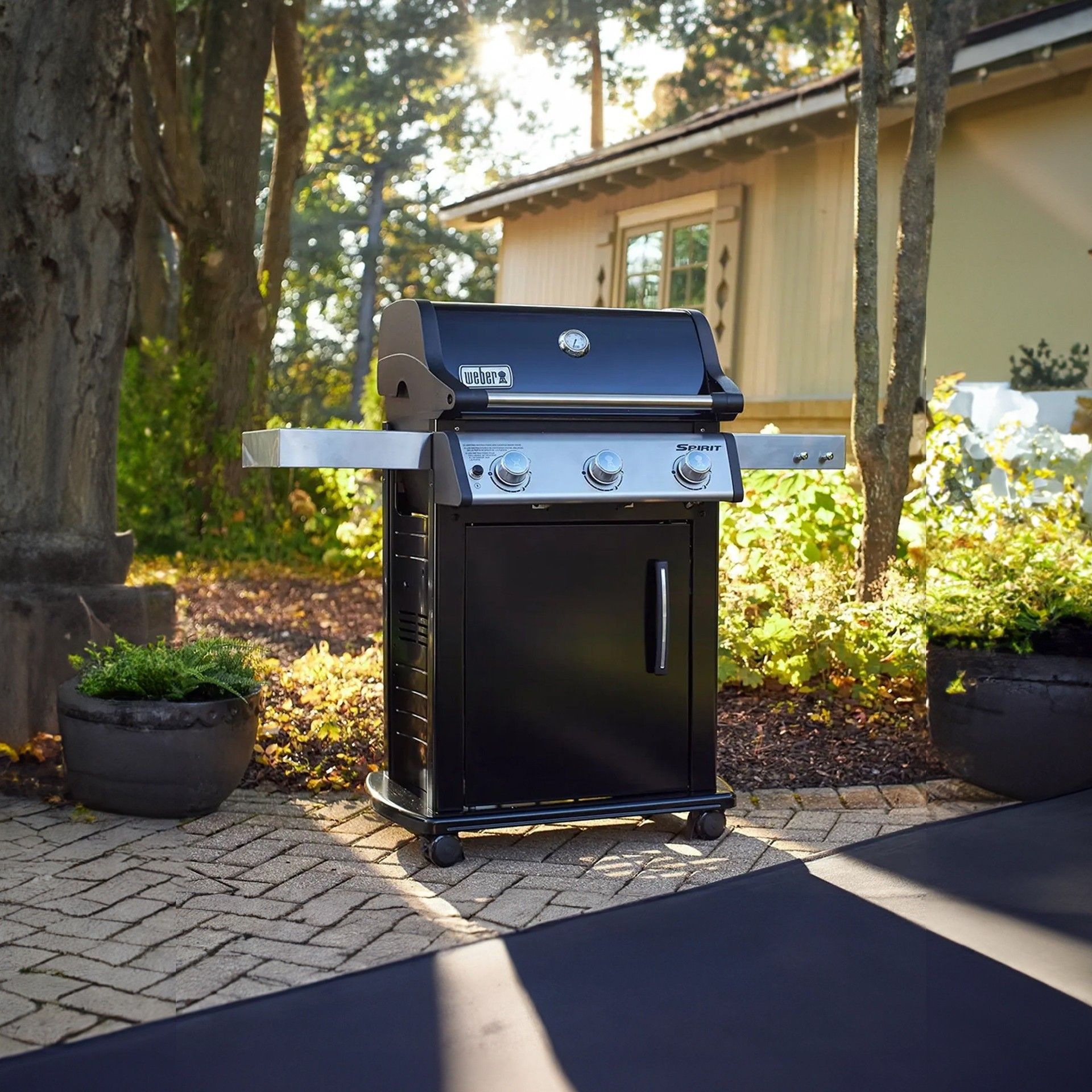 Grelhador Weber a Gás Spirit E-325 GBS