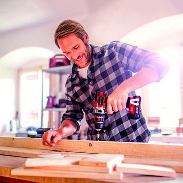 Aparafusadora sem Fio Brushless 18V + 2 Baterias 2.0Ah TE-CD 18 Li-i BL Einhell Aparafusadora sem Fio Brushless 18V + 2 Baterias 2.0Ah TE-CD 18 Li-i BL Einhell