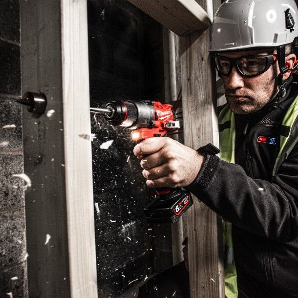 Aparafusadora a Bateria 12V M12FPD2-402X Milwuakee Aparafusadora a Bateria 12V M12FPD2-402X Milwuakee