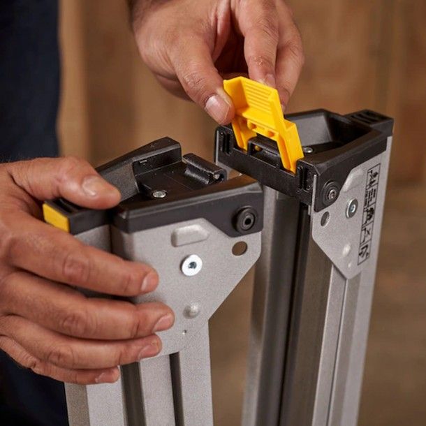 Cavalete Met�lico 2Uni STST81337-1 Stanley