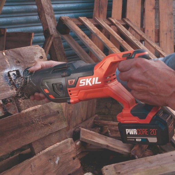 Serra de Sabre a Bateria Brushless 20V sem Bateria 3480 CB Skil