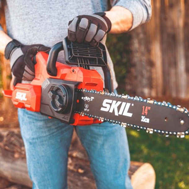 Motosserra a Bateria 40V 35cm sem Bateria 0581 CA Skil Motosserra a Bateria 40V 35cm sem Bateria 0581 CA Skil