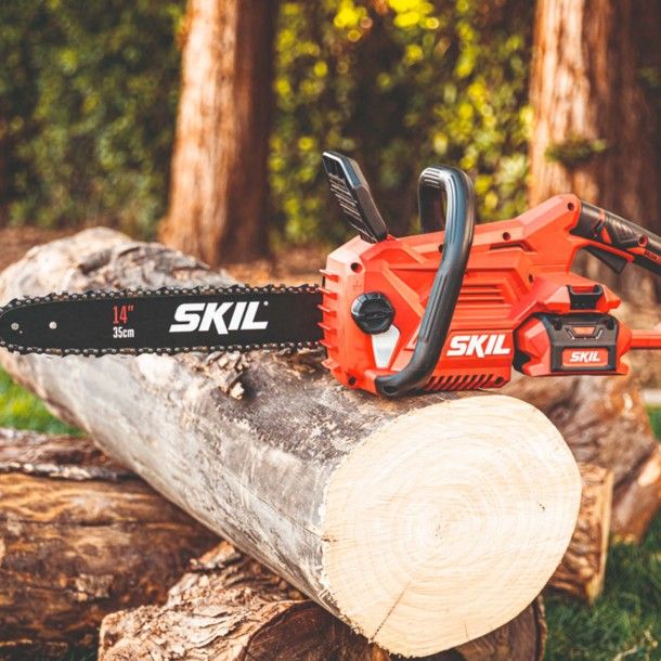 Motosserra a Bateria 40V 35cm sem Bateria 0581 CA Skil Motosserra a Bateria 40V 35cm sem Bateria 0581 CA Skil