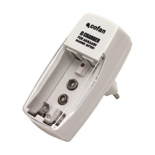 Carregador de Pilhas AA e AAA Cofan