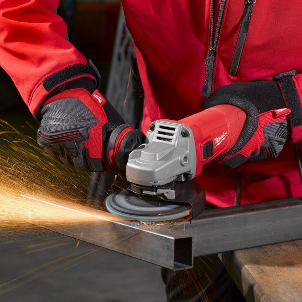 Rebarbadora 125mm 1000W AG10-125EK Milwaukee Rebarbadora 125mm 1000W AG10-125EK Milwaukee