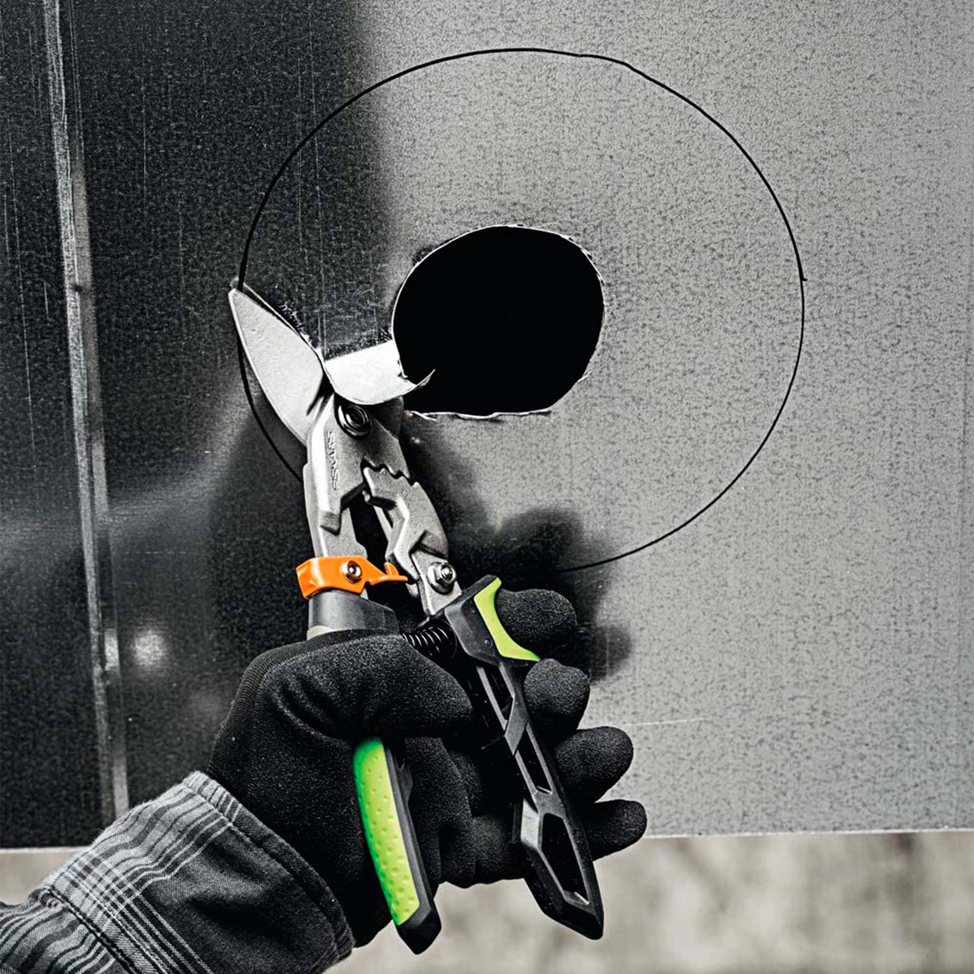 Tesoura Corta Chapas com Corte à Direita 38,1mm PowerGear Fiskars