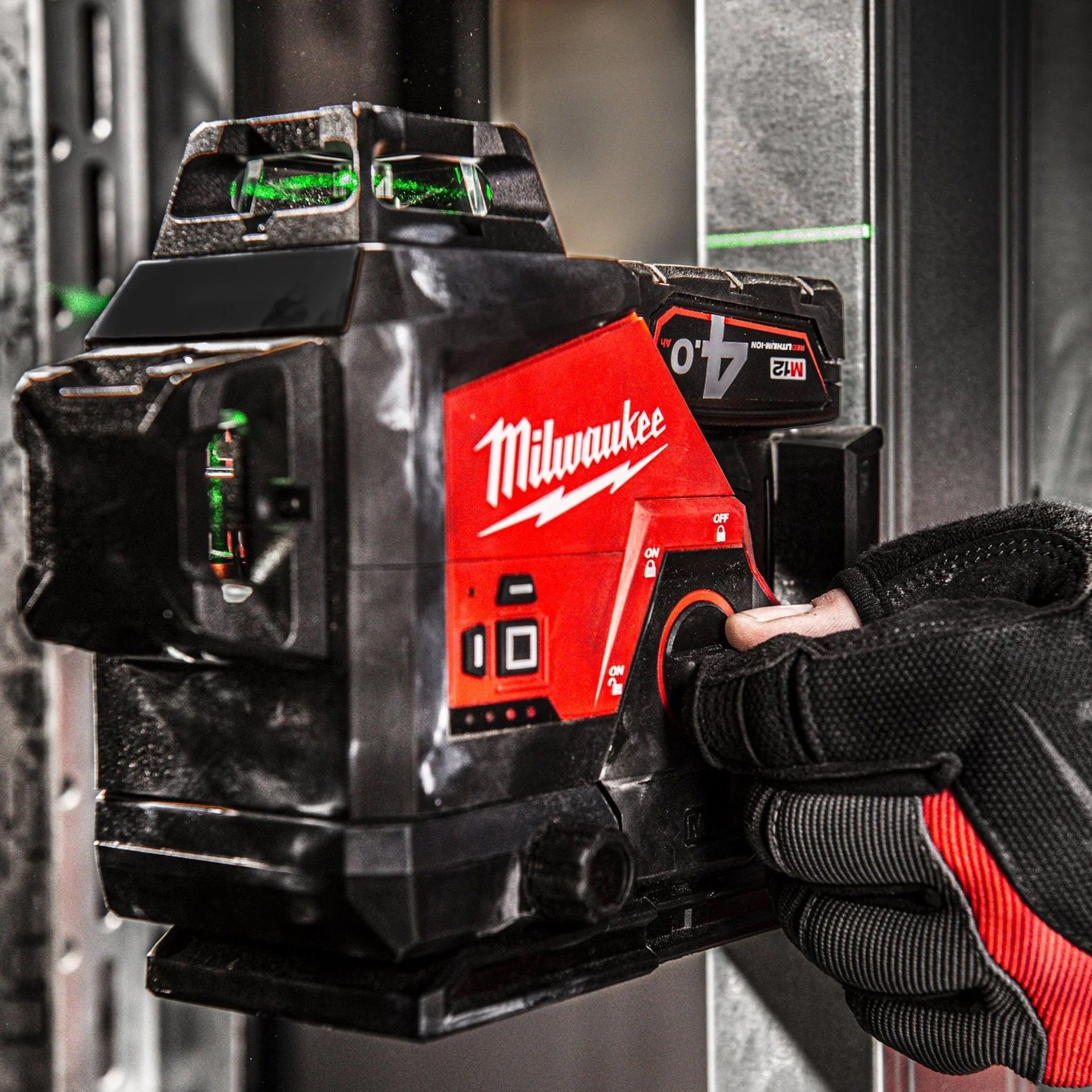 Nível a Laser Verde 38M M123PLKIT-401P Milwaukee