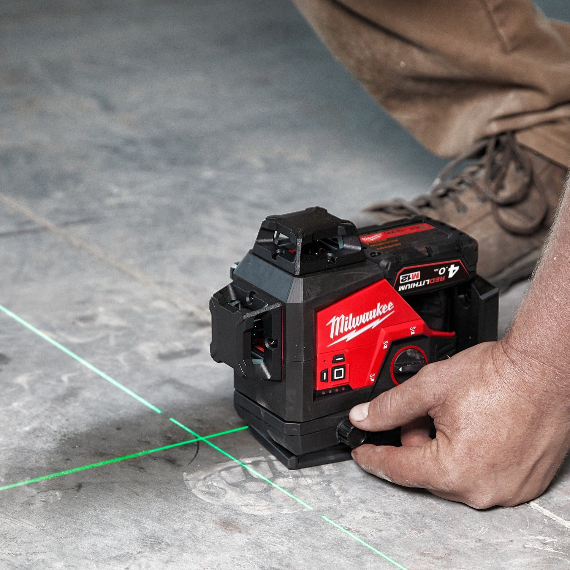 Nível a Laser Verde 38M M123PLKIT-401P Milwaukee