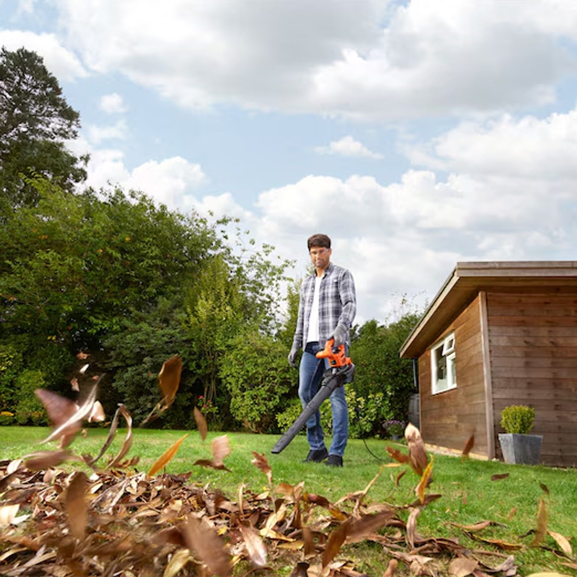 Soprador Aspirador Triturador 2900W BEBLV290-QS Black+Decker