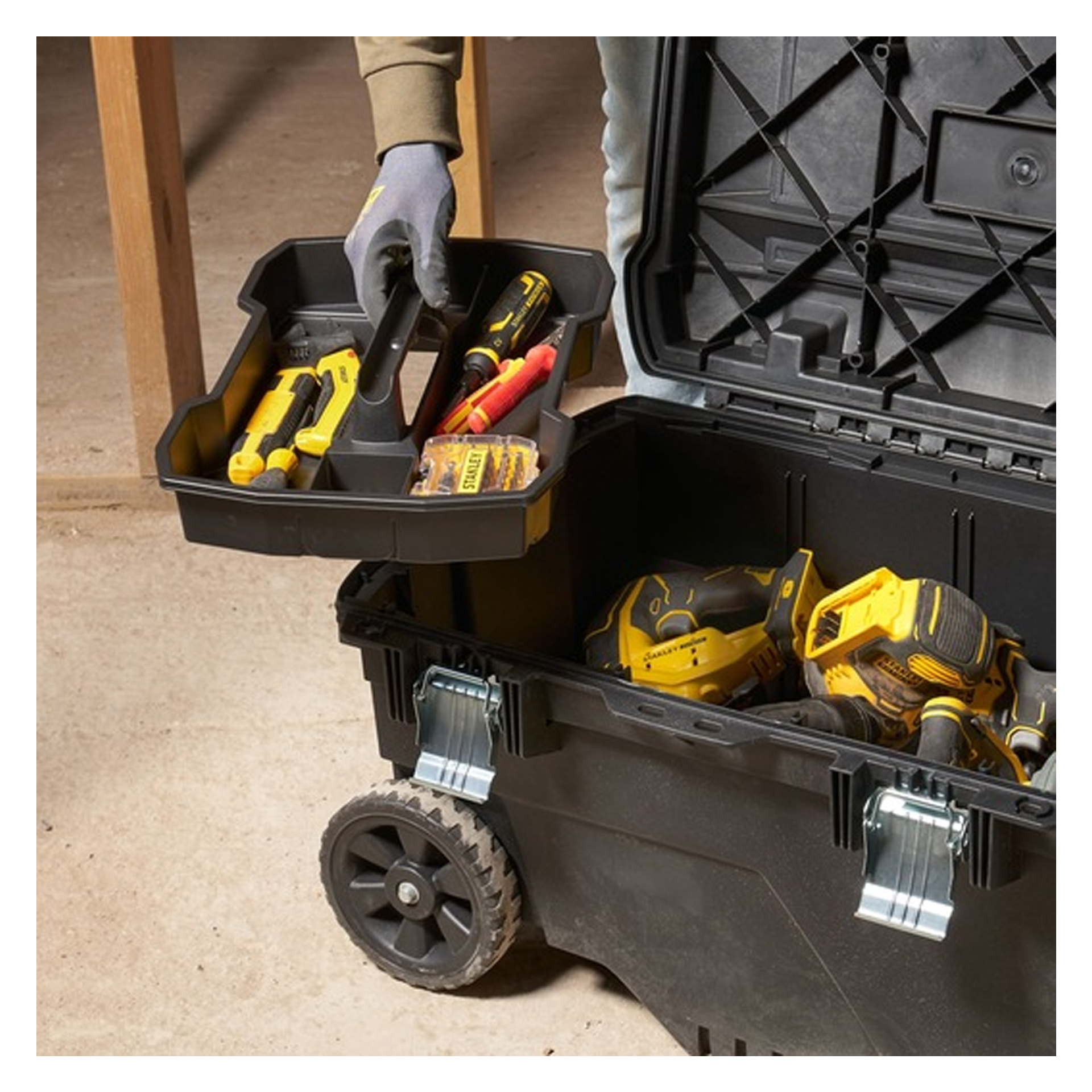 Troley para Ferramentas 74,8x51,5x42,8cm Fatmax FMST1-73601 Stanley
