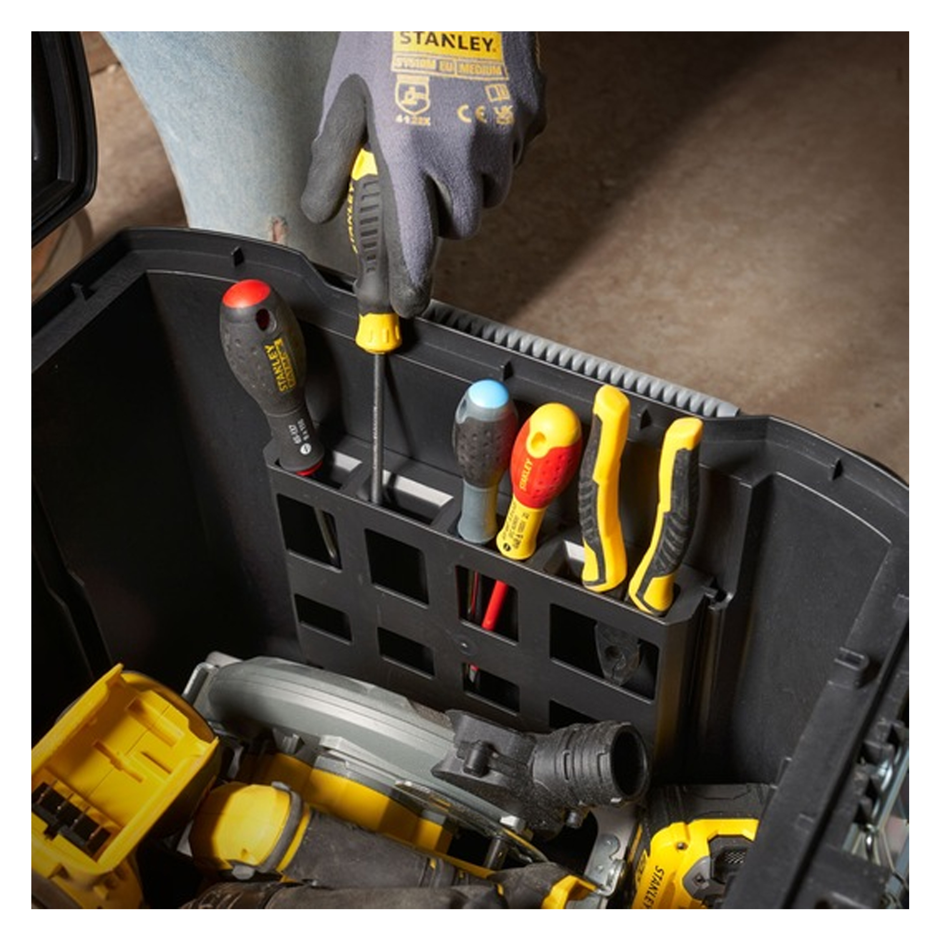 Troley para Ferramentas 74,8x51,5x42,8cm Fatmax FMST1-73601 Stanley
