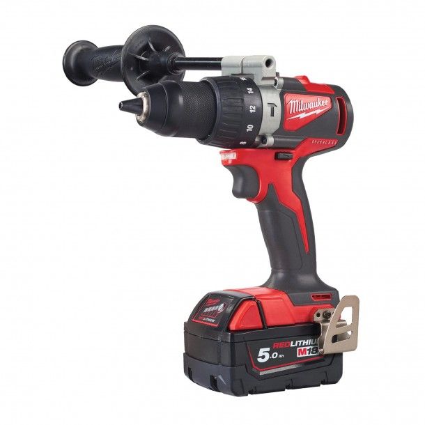 Aparafusadora a Bateria 18V com 2 Baterias 5.0Ah M18BLPD2-502X Milwaukee Aparafusadora a Bateria 18V com 2 Baterias 5.0Ah M18BLPD2-502X Milwaukee