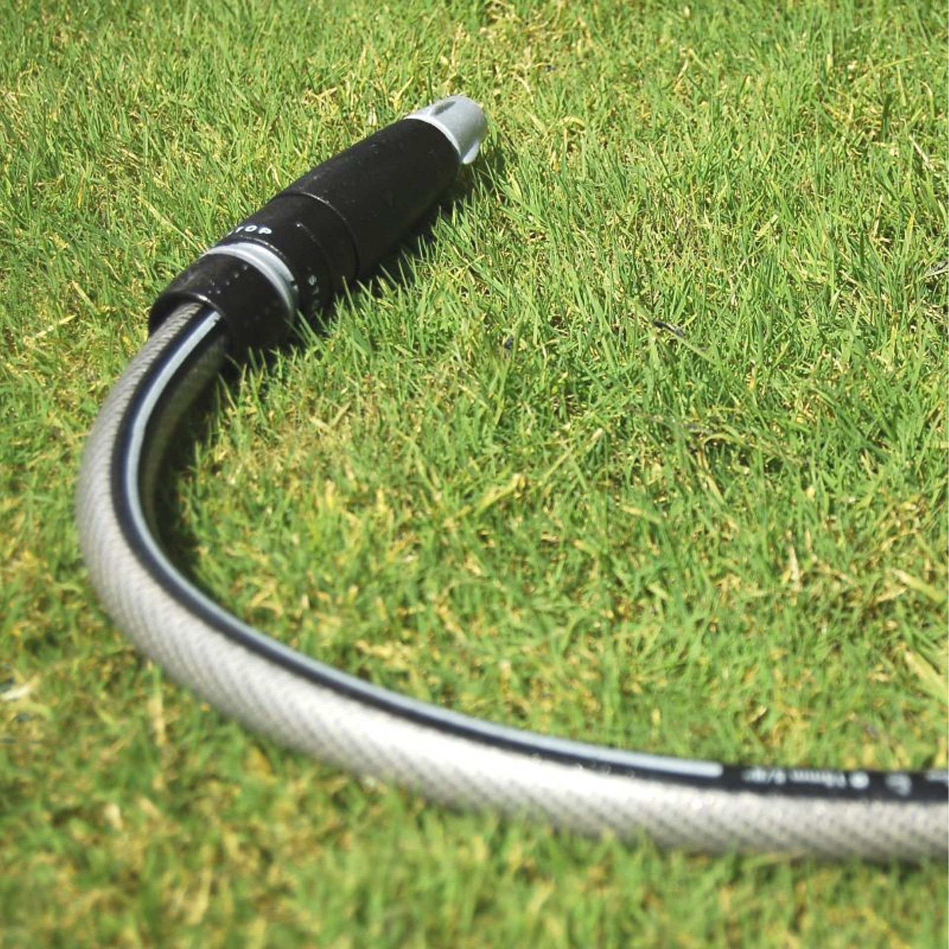 Kit Mangueira de Jardim Premium 25M 15mm com Bocal e Conectores Tatay