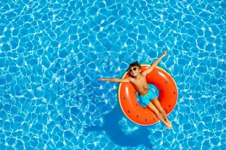 Os erros mais comuns na manutenção da piscina (e como evitá-los) Os erros mais comuns na manutenção da piscina (e como evitá-los)