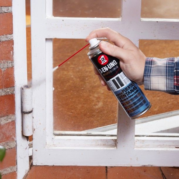 Spray Lubrificante Portas e Janelas 3 em 1 Profissional 250ml Spray Lubrificante Portas e Janelas 3 em 1 Profissional 250ml