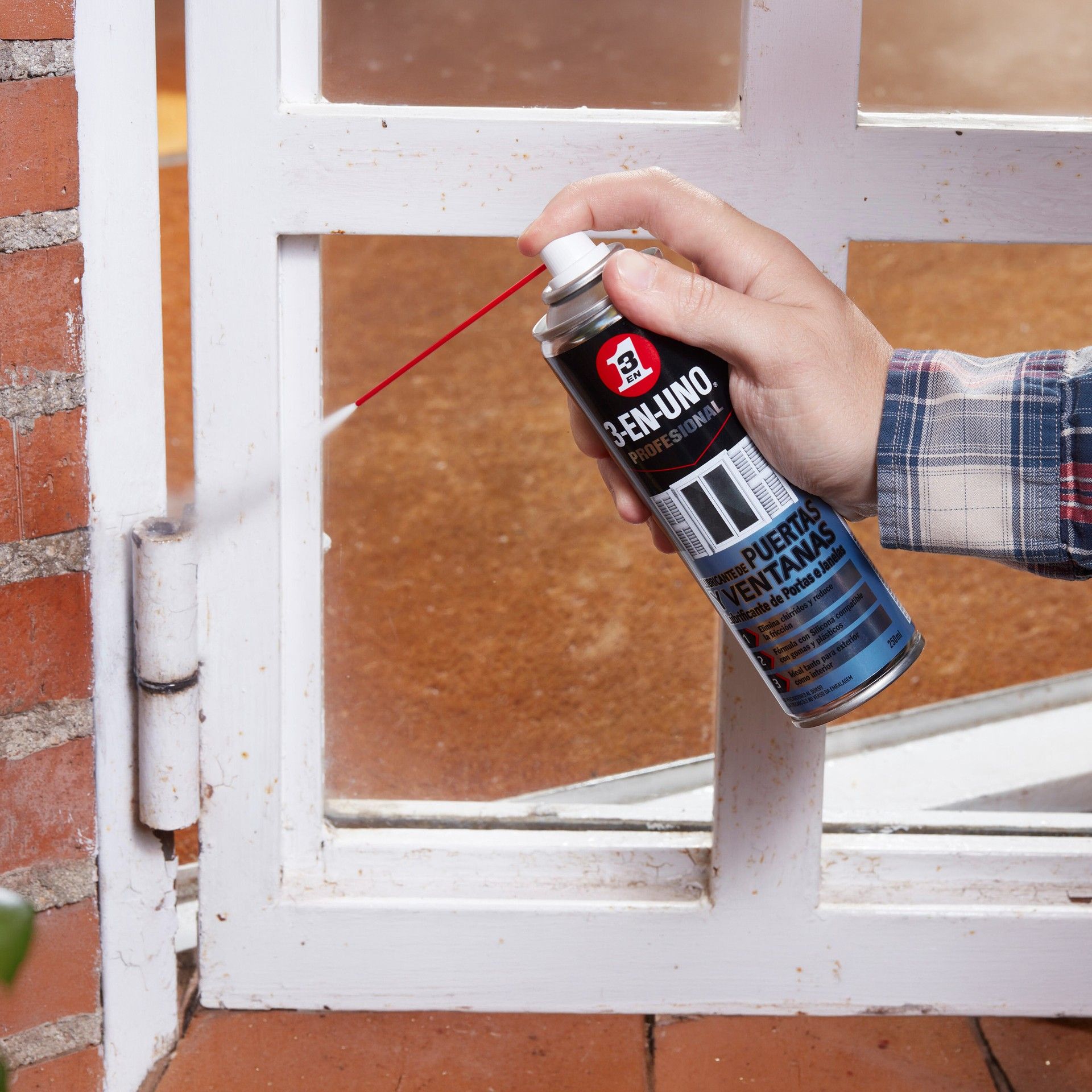 Spray Lubrificante Portas e Janelas 3 em 1 Profissional 250ml