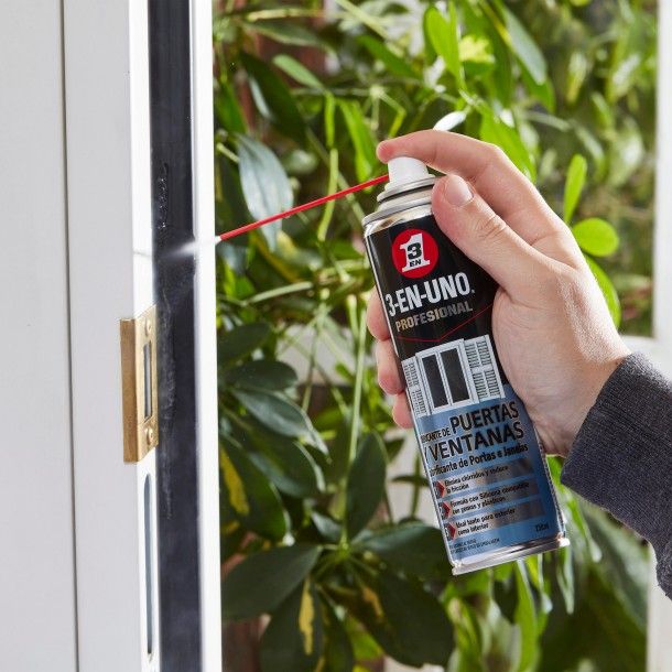 Spray Lubrificante Portas e Janelas 3 em 1 Profissional 250ml Spray Lubrificante Portas e Janelas 3 em 1 Profissional 250ml